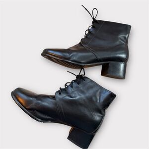 David Tate Black Leather LACEY lace up Ankle Booties with heel 8.5 W